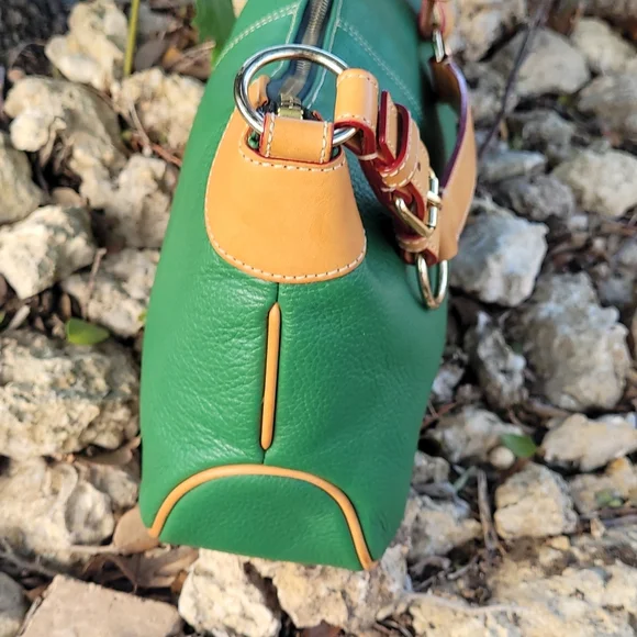 ‼️SOLD‼️ Vintage Dooney & Bourke AWL2 Grass Green Slouch Bag - Picture 2 of 12